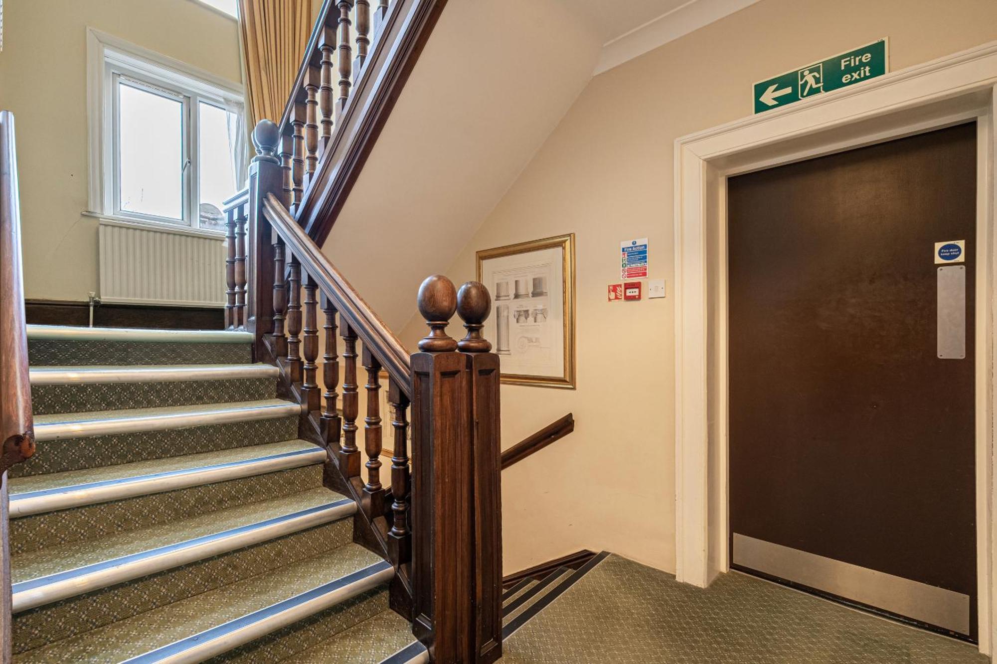Barrington Lodge Crawley  Luaran gambar